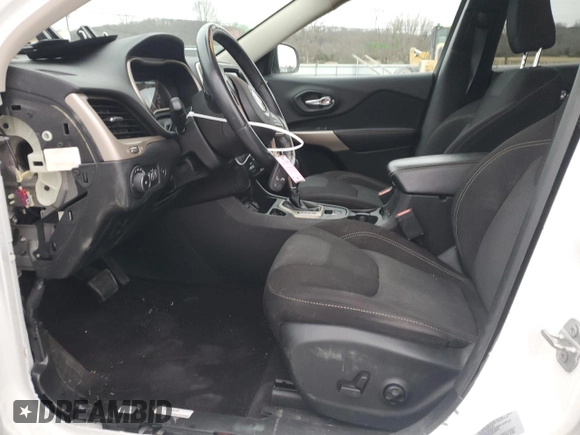 2017 Jeep Cherokee Latitude with VIN 1C4PJLCB1HW593127, listed as a Copart auction lot 48060555 with 103,834 mi miles and Clean Title. Bid and sale history available at carsss.com. Image 7.