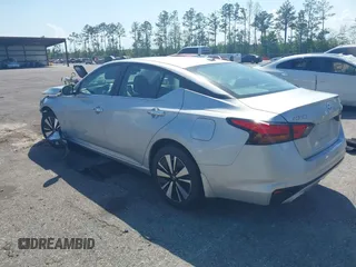 2022 Nissan Altima 2.5 SV with VIN 1N4BL4DV7NN377342, listed as a IAAI auction lot 41915275 with 44,739 mi miles. Bid and sale history available at carsss.com. Image 3.