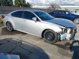 2014 Lexus ES 300h Hybrid with VIN JTHBW1GG6E2054347, listed as a IAAI auction lot 41546704 with 225,040 mi miles. Bid and sale history available at carsss.com. Image 1.