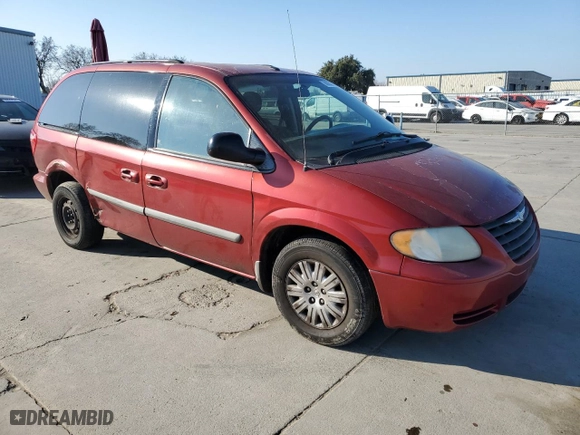 2006 Chrysler Town & Country SWB with VIN 1A4GP45R86B739536, listed as a Copart auction lot 88655735 with 200,007 mi miles and Salvage Title. Bid and sale history available at carsss.com. Image 4.