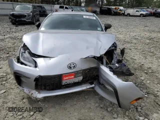 2025 Toyota 86 Premium z VIN JF1ZNBE19S8753963, wystawiony jako Copart lot #53180045 z przebiegiem 1528 mil mil oraz Szkody całkowita. Historia ofert i sprzedaży dostępna na DreamBid. Obrazek 5.