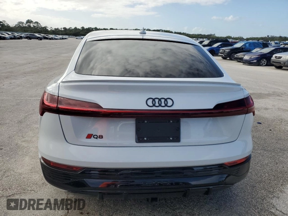 2024 Audi Q8 e-tron Sportback S line Premium Plus z VIN WA1CAAGE5RB013159, wystawiony jako Copart lot #73810634 z przebiegiem Nie podano mil oraz Nie do naprawy • Non repairable. Historia ofert i sprzedaży dostępna na DreamBid. Obrazek 6.