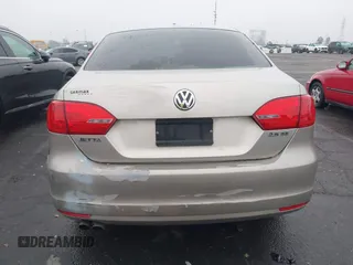 2013 Volkswagen Jetta SE z VIN 3VWDP7AJ4DM265033, wystawiony jako IAAI lot #41029651 z przebiegiem 126 879 mil mil oraz . Historia ofert i sprzedaży dostępna na DreamBid. Obrazek 17.