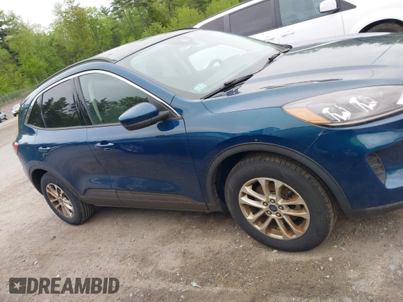 2020 Ford Escape SE z VIN 1FMCU9G66LUC32126, wystawiony jako IAAI lot #42313650 z przebiegiem 104 550 mil mil oraz . Historia ofert i sprzedaży dostępna na DreamBid. Obrazek 13.