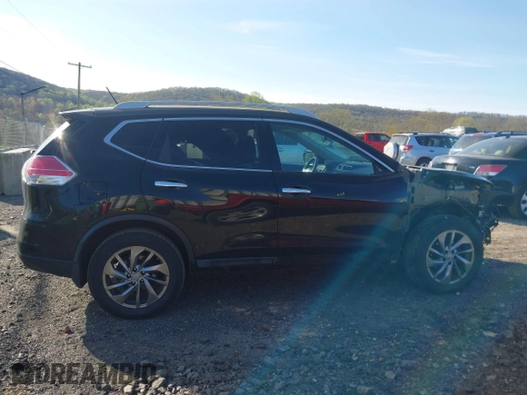 2015 Nissan Rogue SV z VIN 5N1AT2MV5FC909139, wystawiony jako IAAI lot #42085769 z przebiegiem 94 030 mil mil oraz . Historia ofert i sprzedaży dostępna na DreamBid. Obrazek 14.