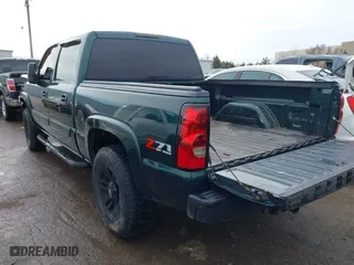 2005 Chevrolet Silverado 1500 LS with VIN 2GCEK13T551156428, listed as a IAAI auction lot 41731983 with 274,185 mi miles. Bid and sale history available at carsss.com. Image 3.