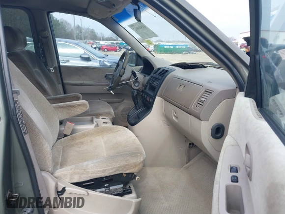 2004 Kia Sedona LX with VIN KNDUP131546543841, listed as a IAAI auction lot 41541012 with 112,122 mi miles. Bid and sale history available at carsss.com. Image 5.