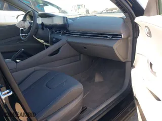 2024 Hyundai Elantra SEL with VIN KMHLM4DG4RU778450, listed as a IAAI auction lot 41376801 with 2,605 mi miles. Bid and sale history available at carsss.com. Image 5.