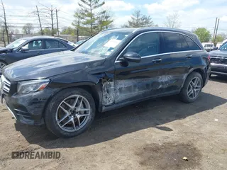 2017 Mercedes-Benz GLC 300 z VIN WDC0G4KB2HF247007, wystawiony jako IAAI lot #42097042 z przebiegiem 74 521 mil mil oraz . Historia ofert i sprzedaży dostępna na DreamBid. Obrazek 6.