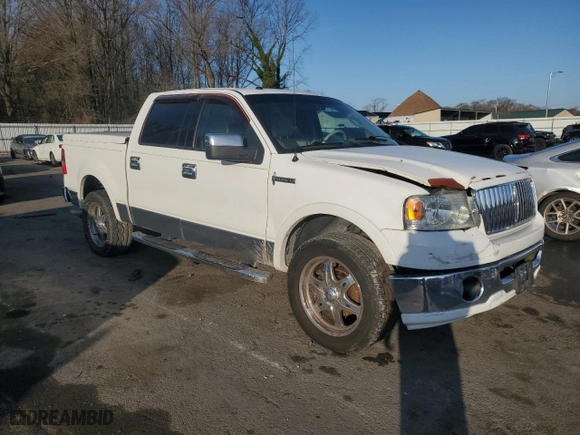 2006 Lincoln Mark LT with VIN 5LTPW18516FJ11212, listed as a Copart auction lot 42681335 with 304,828 mi miles and Salvage Title. Bid and sale history available at carsss.com. Image 4.