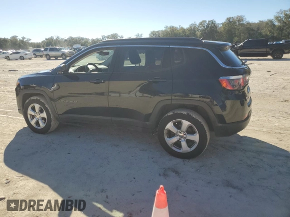 2018 Jeep Compass Latitude with VIN 3C4NJDBB4JT436606, listed as a Copart auction lot 45516035 with 33,325 mi miles and Salvage Title. Bid and sale history available at DreamBid. Image 2.