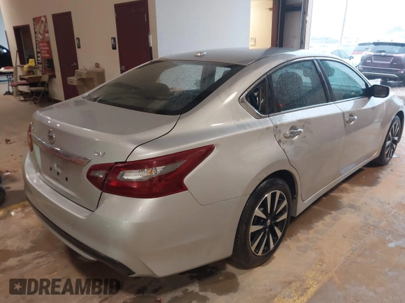 2018 Nissan Altima SR with VIN 1N4AL3AP4JC282996, listed as a IAAI auction lot 41722960 with 139,532 mi miles and . Bid and sale history available at carsss.com. Image 4.