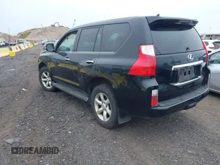 2011 Lexus GX 460 z VIN JTJBM7FX3B5032860, wystawiony jako IAAI lot #42371042 z przebiegiem 166 999 mil mil oraz . Historia ofert i sprzedaży dostępna na DreamBid. Obrazek 3.
