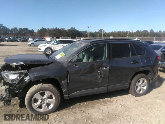 2021 Toyota RAV4 XLE with VIN 2T3W1RFV7MW114464, listed as a IAAI auction lot 40961039 with 41,922 mi miles. Bid and sale history available at carsss.com. Image 14.