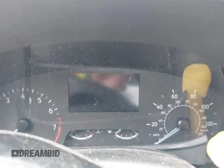 2022 Ford Escape SE z VIN 1FMCU9G60NUA45967, wystawiony jako IAAI lot #42459246 z przebiegiem Nie podano mil oraz . Historia ofert i sprzedaży dostępna na DreamBid. Obrazek 7.