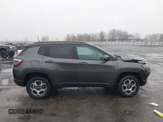 2022 Jeep Compass Trailhawk with VIN 3C4NJDDB5NT162979, listed as a IAAI auction lot 41535004 with 22,354 mi miles and . Bid and sale history available at DreamBid. Image 13.