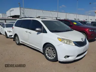 2012 Toyota Sienna XLE AAS with VIN 5TDYK3DC9CS221794, listed as a IAAI auction lot 41803790 with 635,699 mi miles. Bid and sale history available at carsss.com. Image 1.