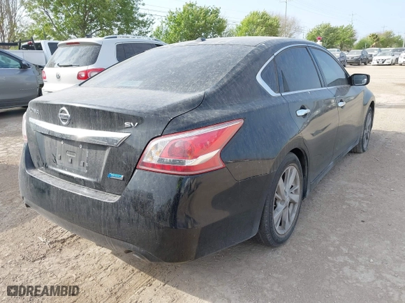 2013 Nissan Altima 2.5 SV with VIN 1N4AL3APXDN489580, listed as a IAAI auction lot 41858841 with 185,950 mi miles. Bid and sale history available at carsss.com. Image 4.