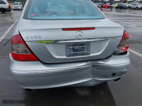 2007 Mercedes-Benz E-Class 3.5L with VIN WDBUF56X47B130801, listed as a IAAI auction lot 41809000 with 164,270 mi miles. Bid and sale history available at carsss.com. Image 6.