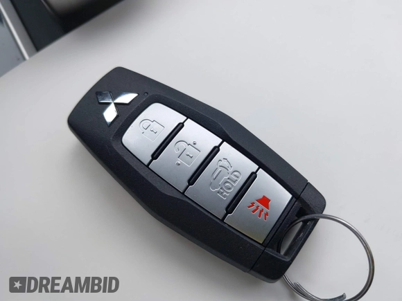 2023 Mitsubishi Outlander SE z VIN JA4J4UA84PZ056012, wystawiony jako IAAI lot #41858225 z przebiegiem 46 808 mil mil oraz . Historia ofert i sprzedaży dostępna na DreamBid. Obrazek 11.