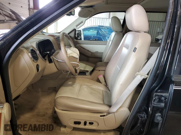 2008 Ford Explorer Eddie Bauer with VIN 1FMEU74818UA93789, listed as a Copart auction lot 58397955 with 130,981 mi miles and Salvage title. Bid and sale history available at DreamBid. Image 7.