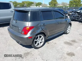 2005 Scion xA z VIN JTKKT624450127059, wystawiony jako IAAI lot #41828241 z przebiegiem 173 352 mil mil oraz . Historia ofert i sprzedaży dostępna na DreamBid. Obrazek 4.