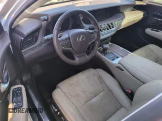 2019 Lexus LS with VIN JTHB51FF4K5008165, listed as a Copart auction lot 73725824 with 0 mi miles and Non Repairable. Bid and sale history available at carsss.com. Image 8.