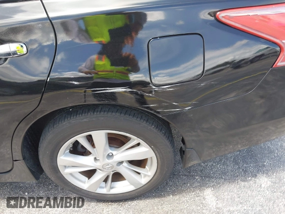 2013 Nissan Altima SV with VIN 1N4AL3AP8DC137173, listed as a IAAI auction lot 42716255 with 121,387 mi miles and . Bid and sale history available at DreamBid. Image 6.