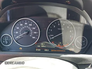2018 BMW 3 Series с VIN WBA8F1C54JAE92929, выставлен на аукционе IAAI как лот 42236074 с пробегом 87 285 миль миль и . История ставок и продаж доступна на DreamBid. Изображение 7.