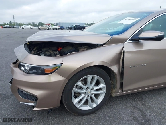 2018 Chevrolet Malibu LT with VIN 1G1ZD5ST3JF211359, listed as a IAAI auction lot 41964040 with 104,037 mi miles. Bid and sale history available at carsss.com. Image 18.