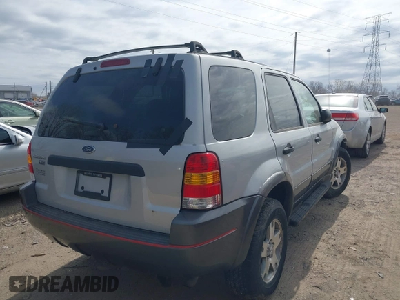 2003 Ford Escape XLT Popular 2 with VIN 1FMYU93163KC74842, listed as a IAAI auction lot 41828112 with 171,988 mi miles. Bid and sale history available at carsss.com. Image 4.