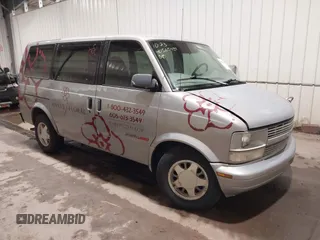 2000 Chevrolet Astro with VIN 1GNEL19W4YB185851, listed as a IAAI auction lot 40565437 with 148,979 mi miles. Bid and sale history available at carsss.com. Image 1.