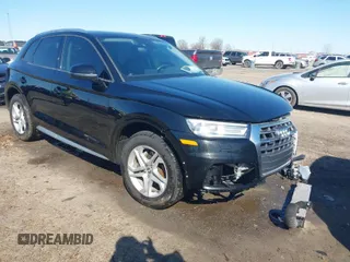 2018 Audi Q5 Premium with VIN WA1ANAFY7J2143407, listed as a IAAI auction lot 41642531 with 71,169 mi miles. Bid and sale history available at carsss.com. Image 1.