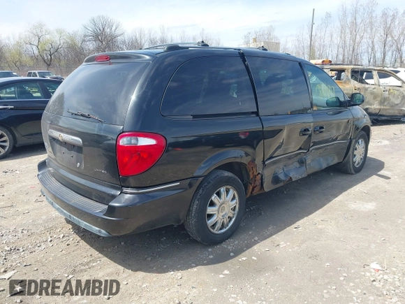 2005 Chrysler Town & Country Limited with VIN 2C8GP64L35R355967, listed as a IAAI auction lot 42106189 with 287,568 mi miles. Bid and sale history available at carsss.com. Image 4.