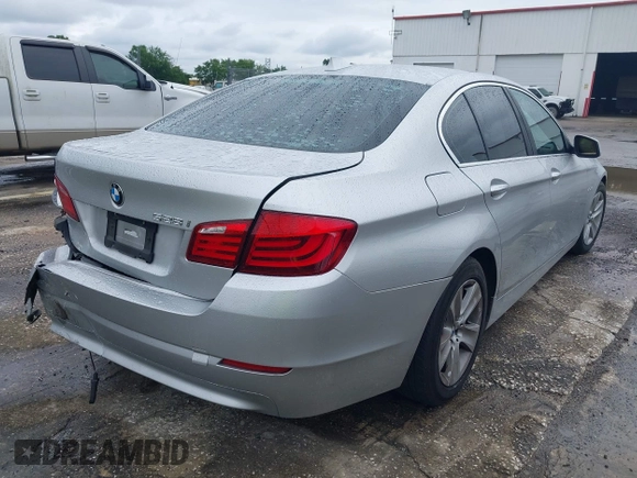 2011 BMW 5 Series 528i with VIN WBAFR1C59BDV76532, listed as a IAAI auction lot 41976374 with 135,732 mi miles and . Bid and sale history available at carsss.com. Image 4.