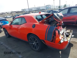 2016 Dodge Challenger R/T Scat Pack z VIN 2C3CDZFJXGH351790, wystawiony jako IAAI lot #41459795 z przebiegiem 69 129 mil mil oraz . Historia ofert i sprzedaży dostępna na DreamBid. Obrazek 15.