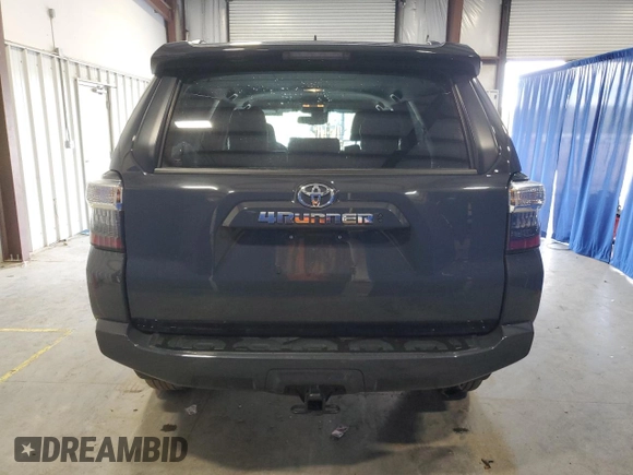 2024 Toyota 4Runner SR5 with VIN JTEMU5JR3R6239600, listed as a Copart auction lot 61255535 with 23,888 mi miles and Clean title. Bid and sale history available at DreamBid. Image 6.
