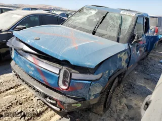 2022 Rivian R1T Adventure Package with VIN 7FCTGAAA4NN010881, listed as a Copart auction lot 58783584 with 0 mi miles and Salvage Title. Bid and sale history available at carsss.com. Image 1.