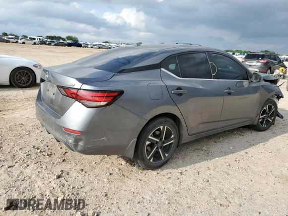 2024 Nissan Sentra SV z VIN 3N1AB8CV0RY323832, wystawiony jako Copart lot #55803155 z przebiegiem 7 346 mil mil oraz Szkoda całkowita • Salvage title. Historia ofert i sprzedaży dostępna na DreamBid. Obrazek 3.