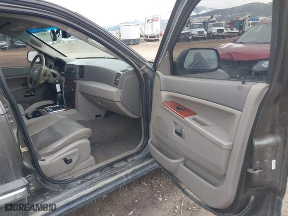 2006 Jeep Grand Cherokee Limited with VIN 1J4HR58N76C278269, listed as a IAAI auction lot 41788626 with 186,439 mi miles. Bid and sale history available at carsss.com. Image 5.