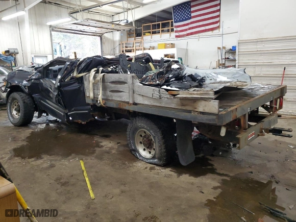 1999 Ford Super Duty F-250 XL with VIN 1FTNX21L8XEE48425, listed as a Copart auction lot 85552704 with 143,929 mi miles and Salvage Title. Bid and sale history available at carsss.com. Image 2.