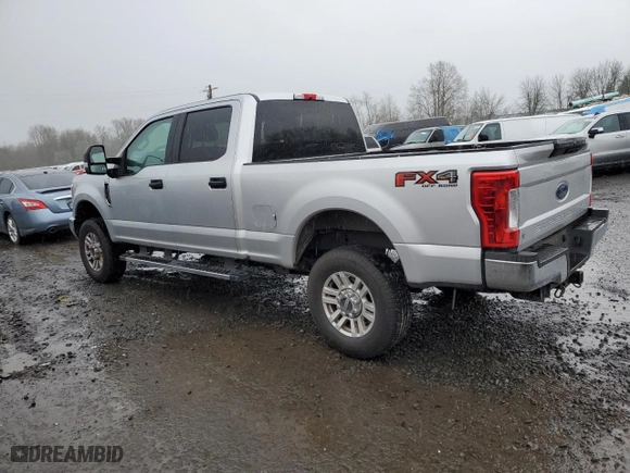 2019 Ford Super Duty F-250 SRW XL with VIN 1FT7W2B69KEG24279, listed as a Copart auction lot 47230585 with 187,559 mi miles and Salvage Title. Bid and sale history available at carsss.com. Image 2.