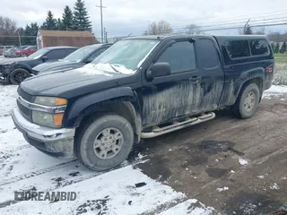 2005 Chevrolet Colorado LS Z71 with VIN 1GCDT196258204264, listed as a IAAI auction lot 41080277 with 138,761 mi miles. Bid and sale history available at carsss.com. Image 2.
