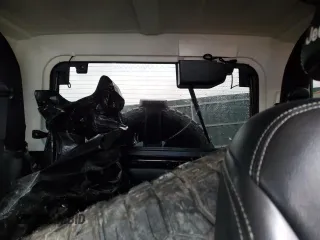 2017 Jeep Wrangler Sport z VIN 1C4AJWAG4HL563093, wystawiony jako Copart lot #51603125 z przebiegiem 105 618 mil mil oraz Szkoda całkowita • Salvage title. Historia ofert i sprzedaży dostępna na DreamBid. Obrazek 10.