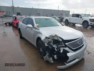 2008 Lexus LS 460 with VIN JTHBL46F085080285, listed as a IAAI auction lot 41086383 with 198,688 mi miles. Bid and sale history available at carsss.com. Image 1.