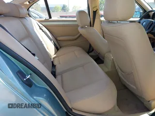 2004 BMW 3 Series 325i with VIN WBAAZ33484KP88141, listed as a IAAI auction lot 42038373 with 275,058 mi miles. Bid and sale history available at carsss.com. Image 8.