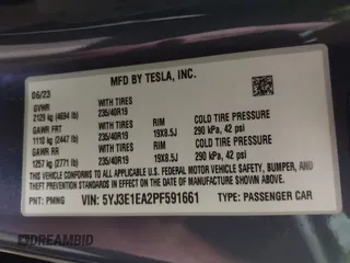 2023 Tesla Model 3 z VIN 5YJ3E1EA2PF591661, wystawiony jako IAAI lot #42014086 z przebiegiem 13 945 mil mil oraz . Historia ofert i sprzedaży dostępna na DreamBid. Obrazek 9.