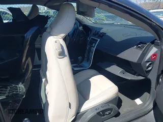 2011 Volvo C70 с VIN YV1672MCXBJ107392, выставлен на аукционе IAAI как лот 42079929 с пробегом Не указан миль и . История ставок и продаж доступна на DreamBid. Изображение 5.