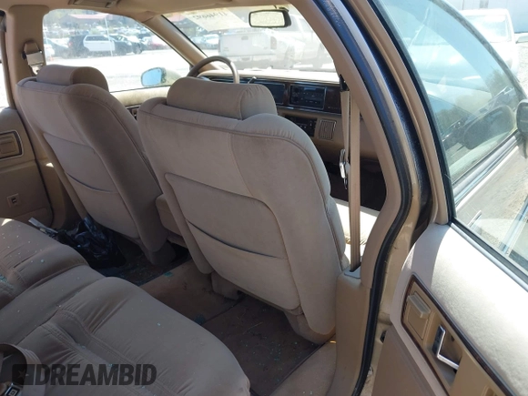 1993 Buick Roadmaster Ltd with VIN 1G4BT5376PR415685, listed as a IAAI auction lot 41946692 with 214,654 mi miles and . Bid and sale history available at DreamBid. Image 8.