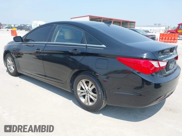 2013 Hyundai Sonata GLS z VIN 5NPEB4AC9DH531707, wystawiony jako IAAI lot #42483354 z przebiegiem 226 978 mil mil oraz . Historia ofert i sprzedaży dostępna na DreamBid. Obrazek 3.